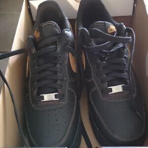 Nike Men's Black Sneakers with Gold Accents